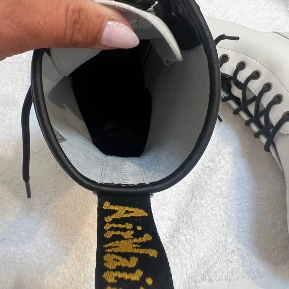 Men’s Sz 8 Dr. Martens White Leather Boots - Picture 8 of 13